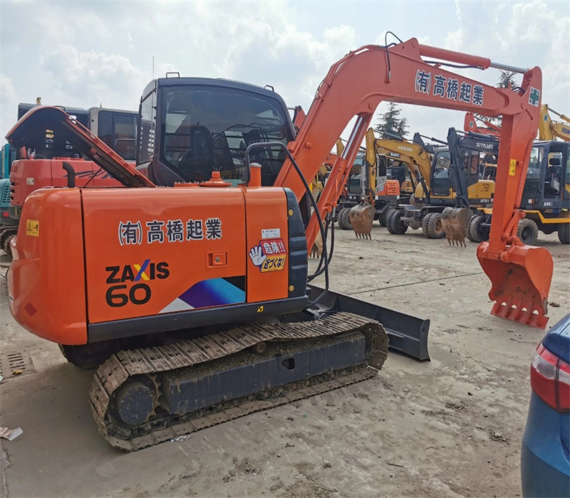 5850kg Second-hand Good condition Hitachi ZX60 with 0.22m³ Bucket capacity Hot sell