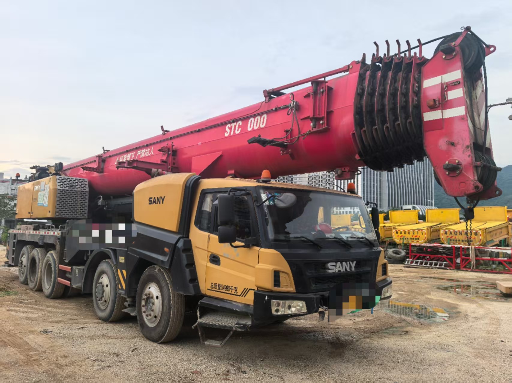 110 Tons Mobile Truck Crane with High Operating Efficiency and 73 Meters Max Working Height