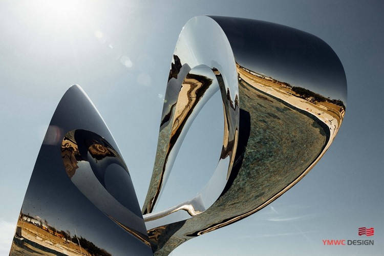 European Style Outdoor Twisted Spiral Structure Sculpture with Polished Mirror Finish