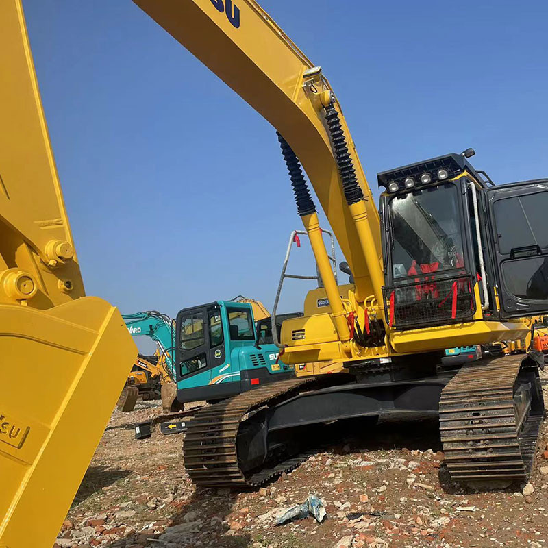 Used middle Komatsu PC240LC hydraulic Excavator 1.2m³ Capacity Bucket 125kw Rated Power