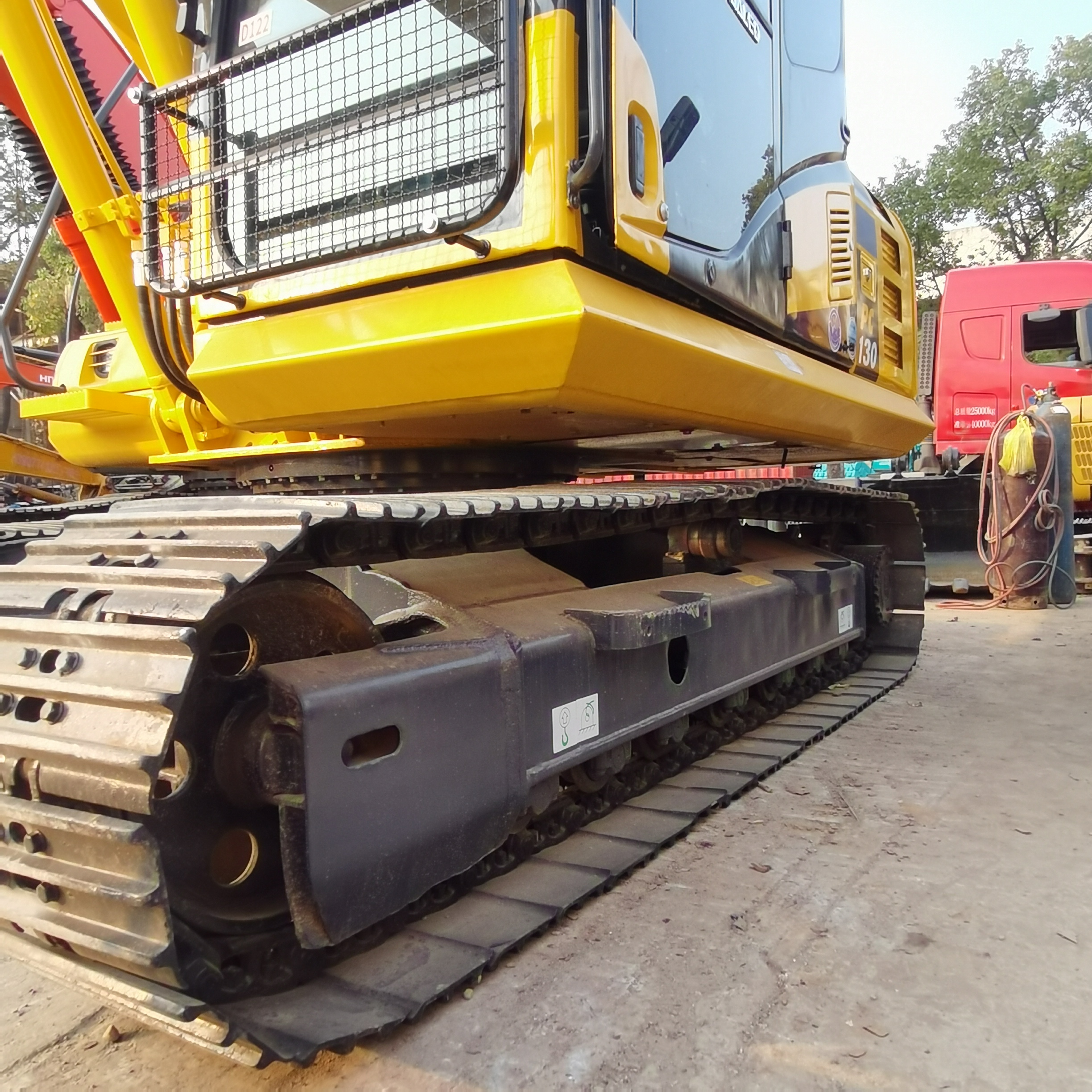 Used Komatsu Excavator PC130 in Good Condition with Original Hydraulic Valve