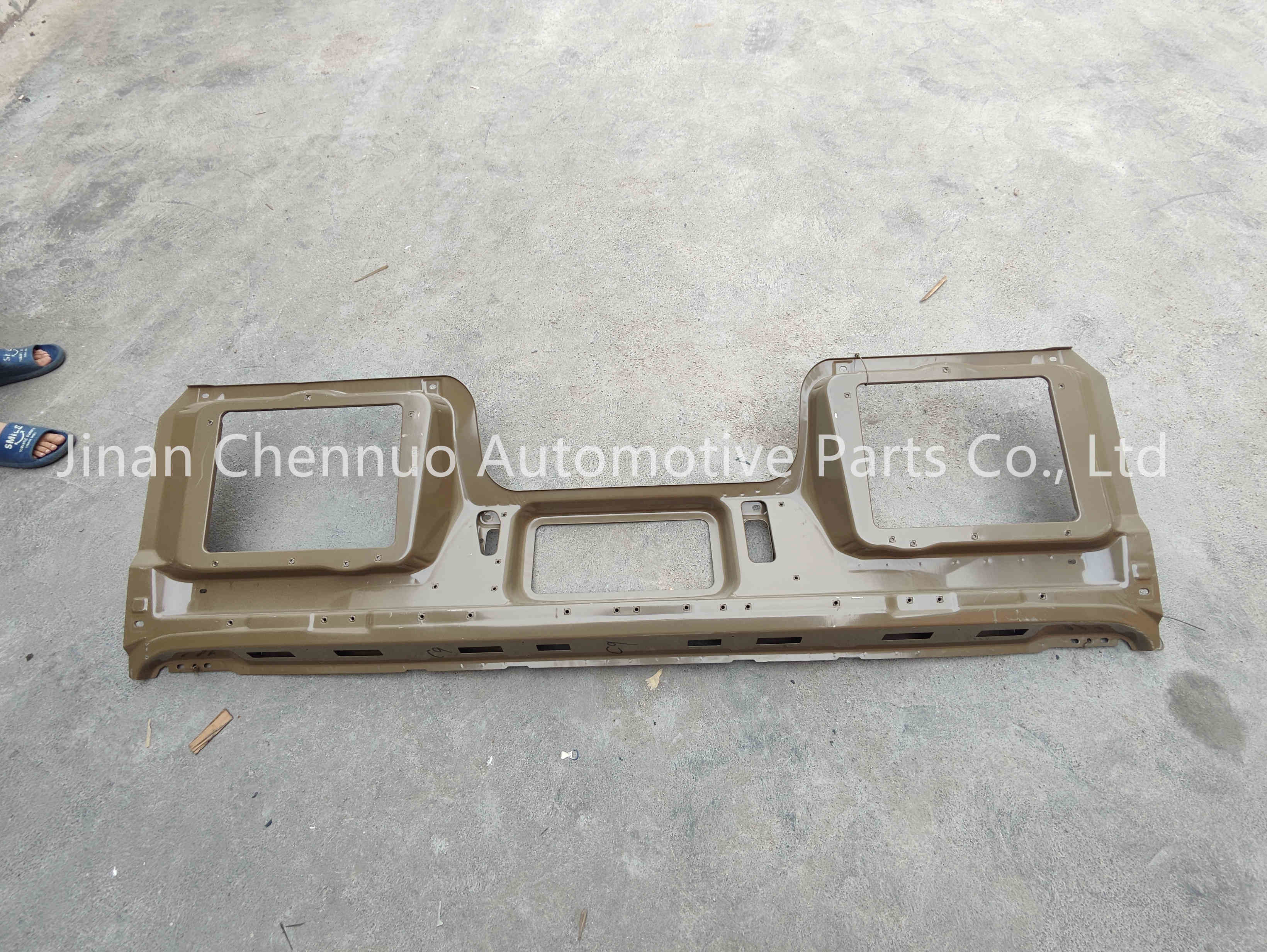 AZ16D415000001 Shandeka C9H Driver'S Cab Front Panel Sheet Metal Bottom Plate