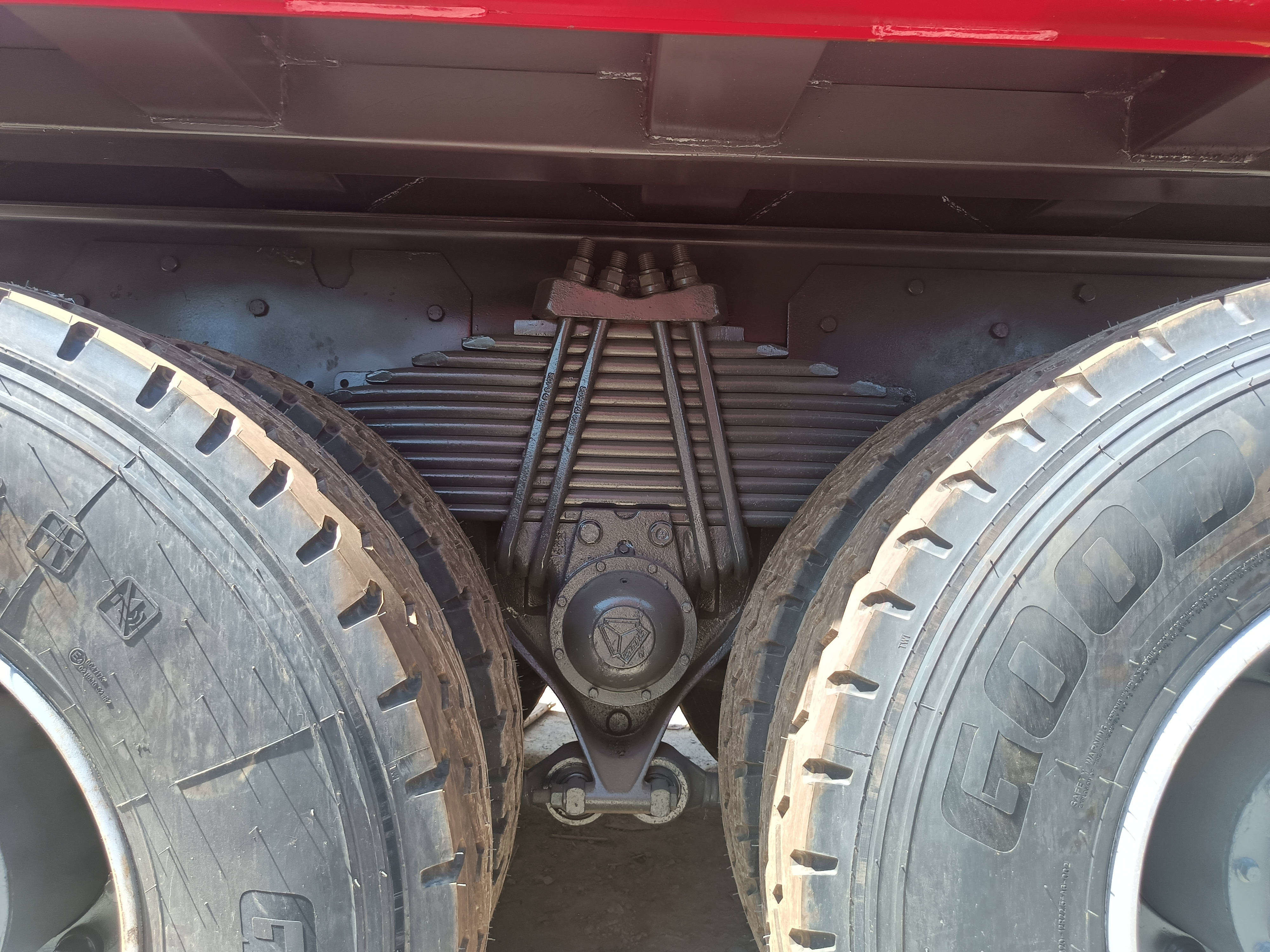 Sino Truck Manual Gearbox Howo Tipper Truck 12 Wheel Euro 3 RHD One Row And Sleeper