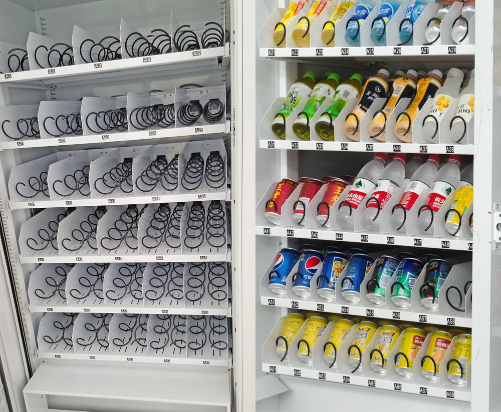 Basic Sprial Malaysia Vending Machines Add Conveyor Belt Direct Push Hanging Slot
