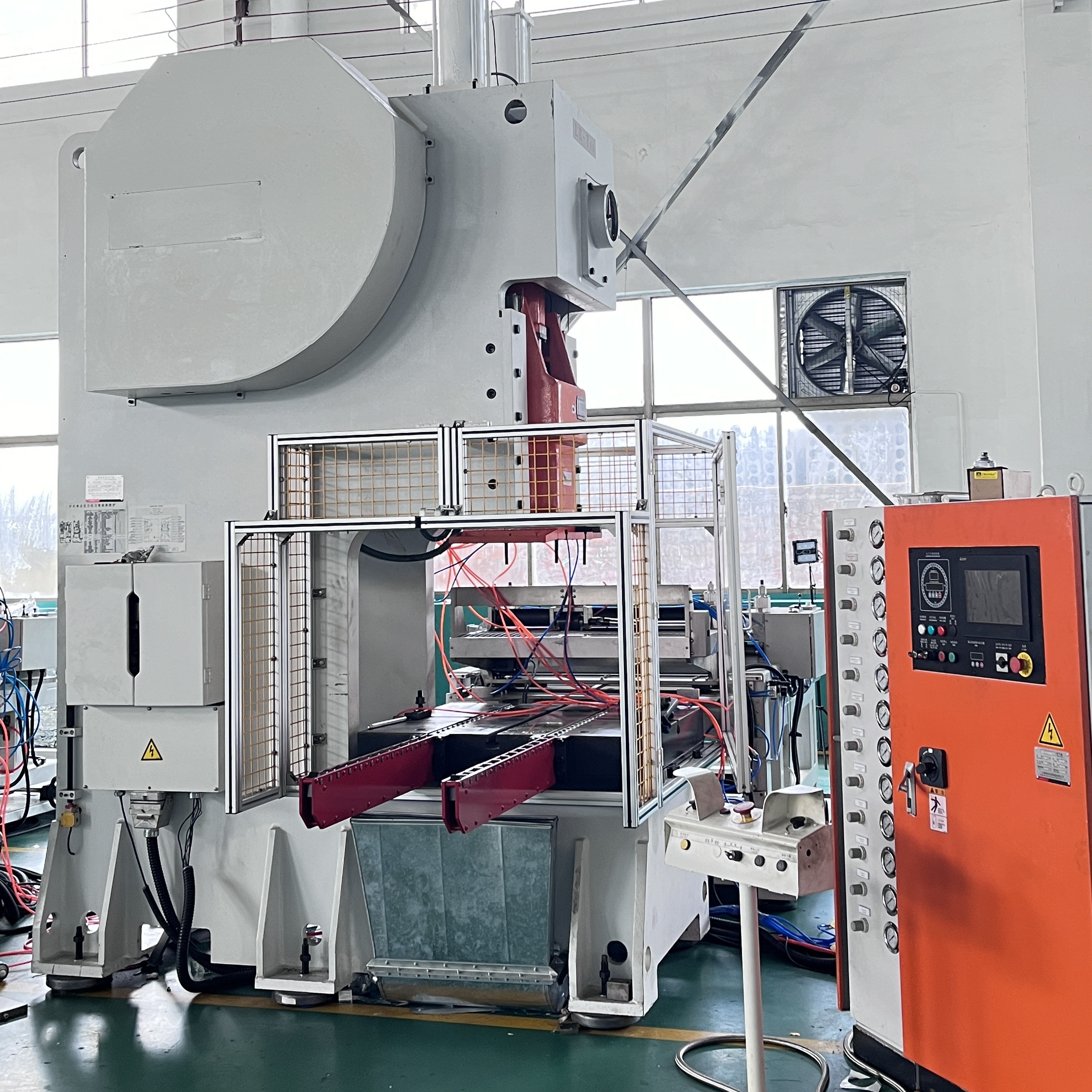 Customized Silver Foil Container Making Machine With 1100*900MM Working Plate