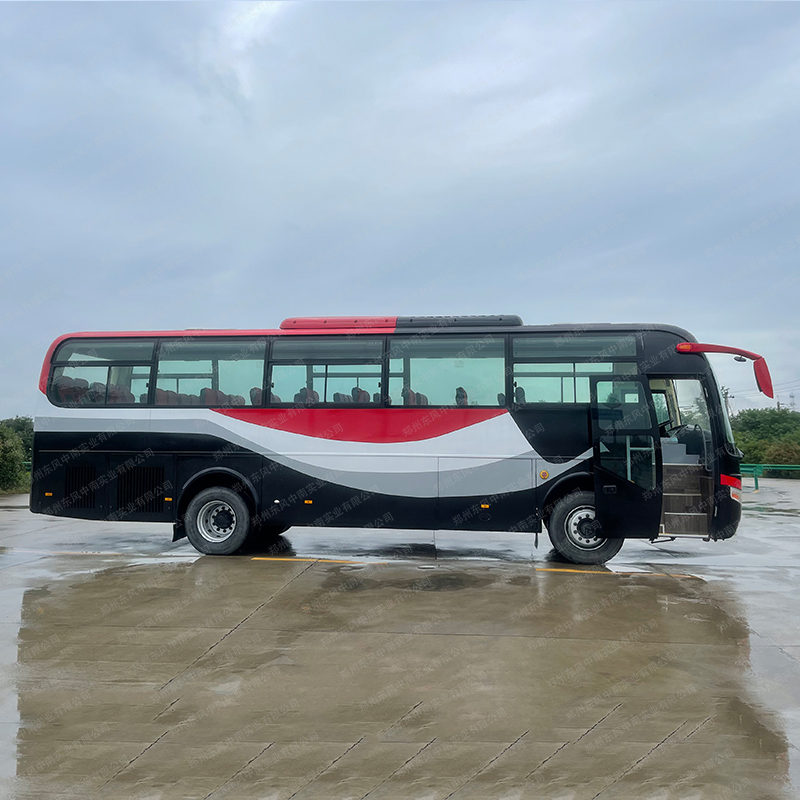 Luxury Coaches Hot Item Used Bus with Front Engine and 53 Seats