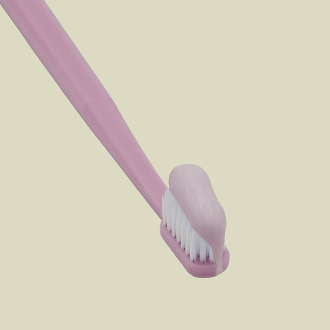 Brightening Mint Flavor Teeth Whitening Toothpaste with Multiple Natural Ingredients