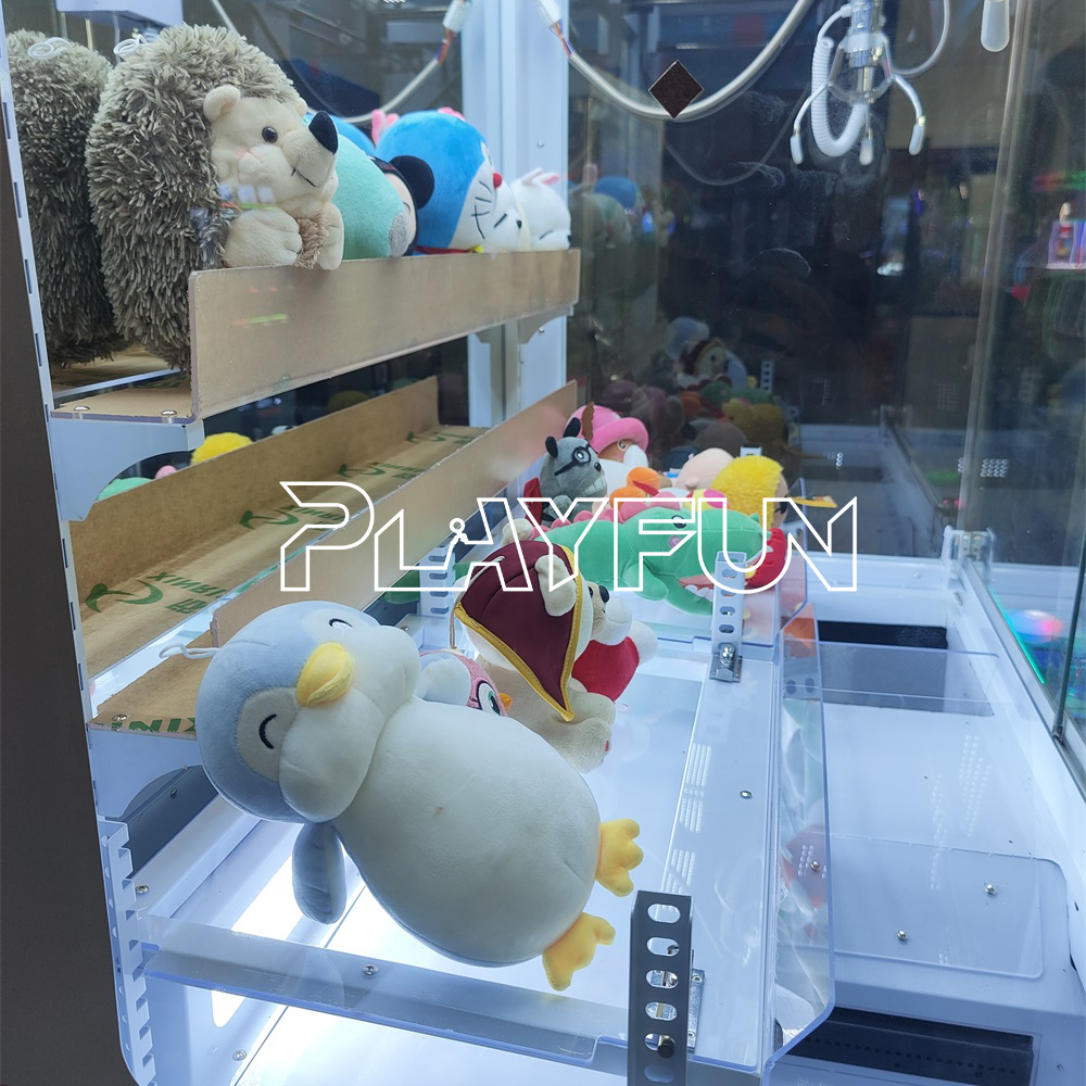 Playfun High Quality 2 Players Baby Catcher Crane Machine Mini Plush Doll Prize Machine Claw Pink Love Coin Operated Arcade