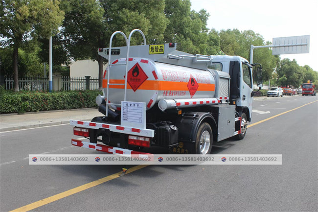 4x2 2000L Mini Fuel Dispenser Truck Small Fuel Tanker Truck Left Hand Drive
