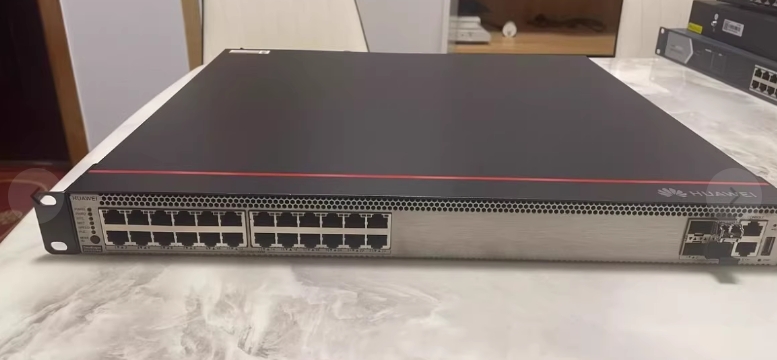 32K MAC Address Table 10/100/1000Mbps Transmission Rate S5731-S24P4X PoE Network Switch for Customer Requirements