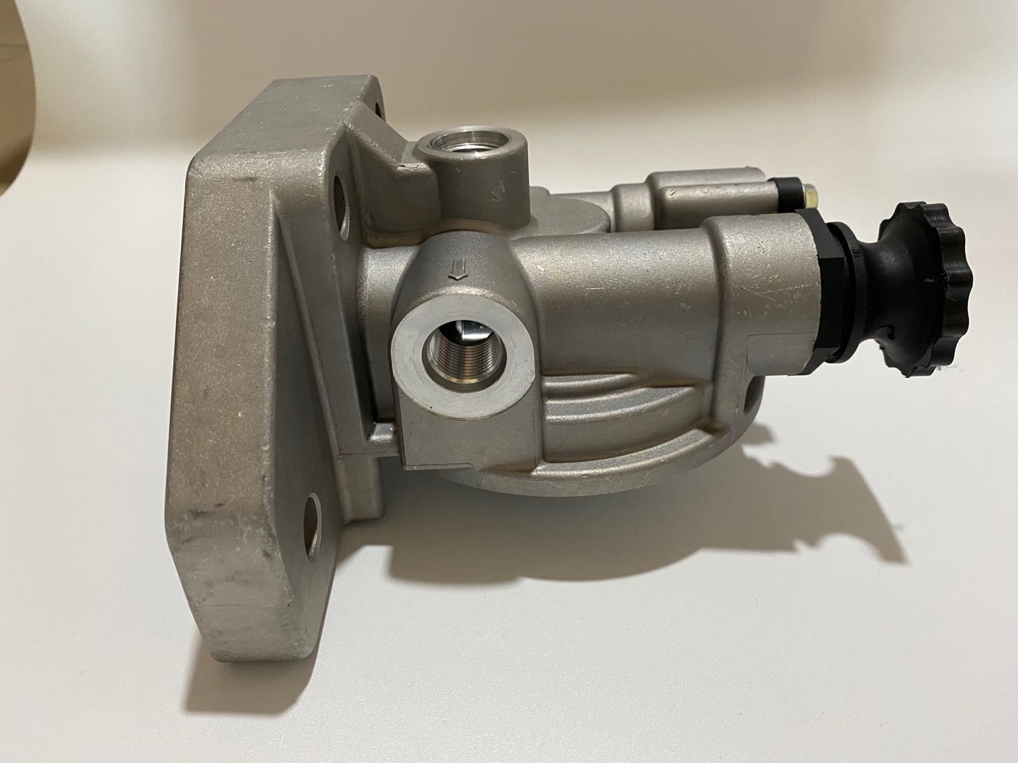 Komatsu Diesel Engine 600-319-5610 Fuel Water Filter Head With Pump