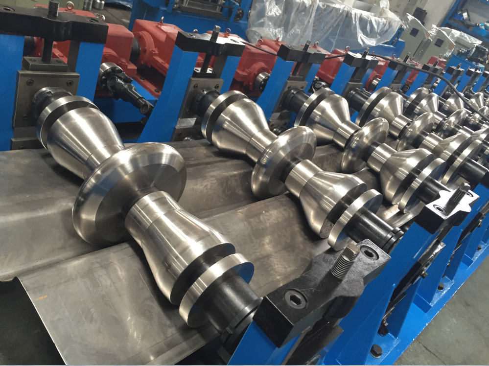 Guardrail rolling forming machine 