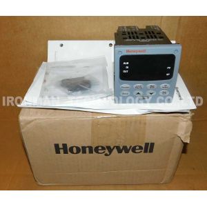 Quality UDC3200 Controller Universal Digital Controller 3200-C0-000R-210-00000-E0-0 for sale