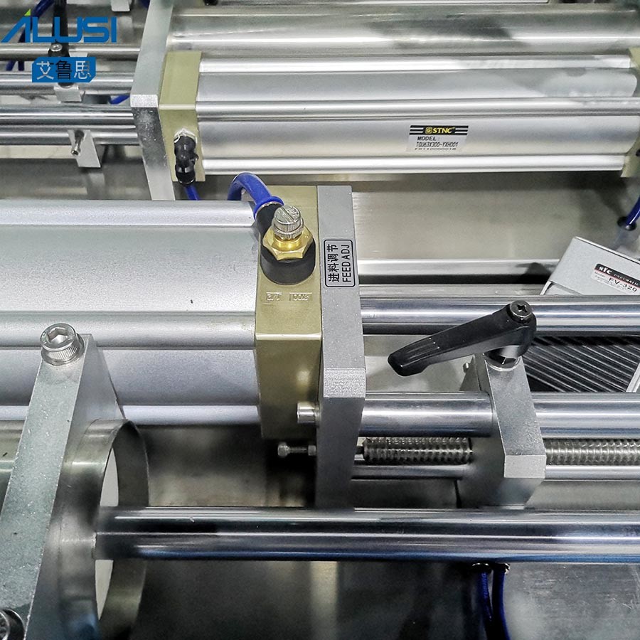 Stainless Steel Pneumatic Liquid Filling Machine Horizontal Automatic Bottle Filling