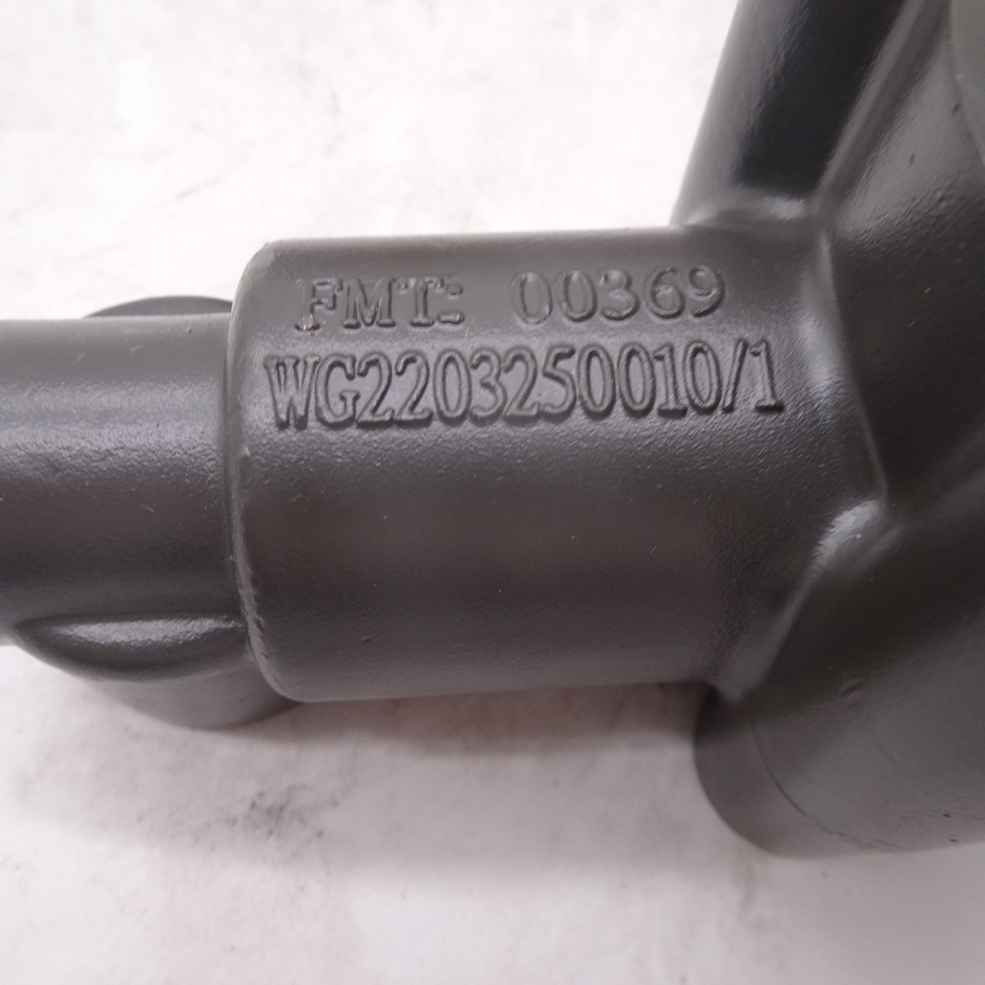WG2203250010 Sinotruk Howo Truck Parts Truck Transmissions Gearbox Parts Pneumatic Locking Valve Air operated lock valve