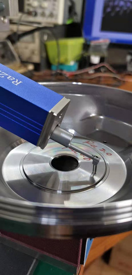 SRT7110 4 Inches OLED Screen 22 Parameters Surface Roughness Tester