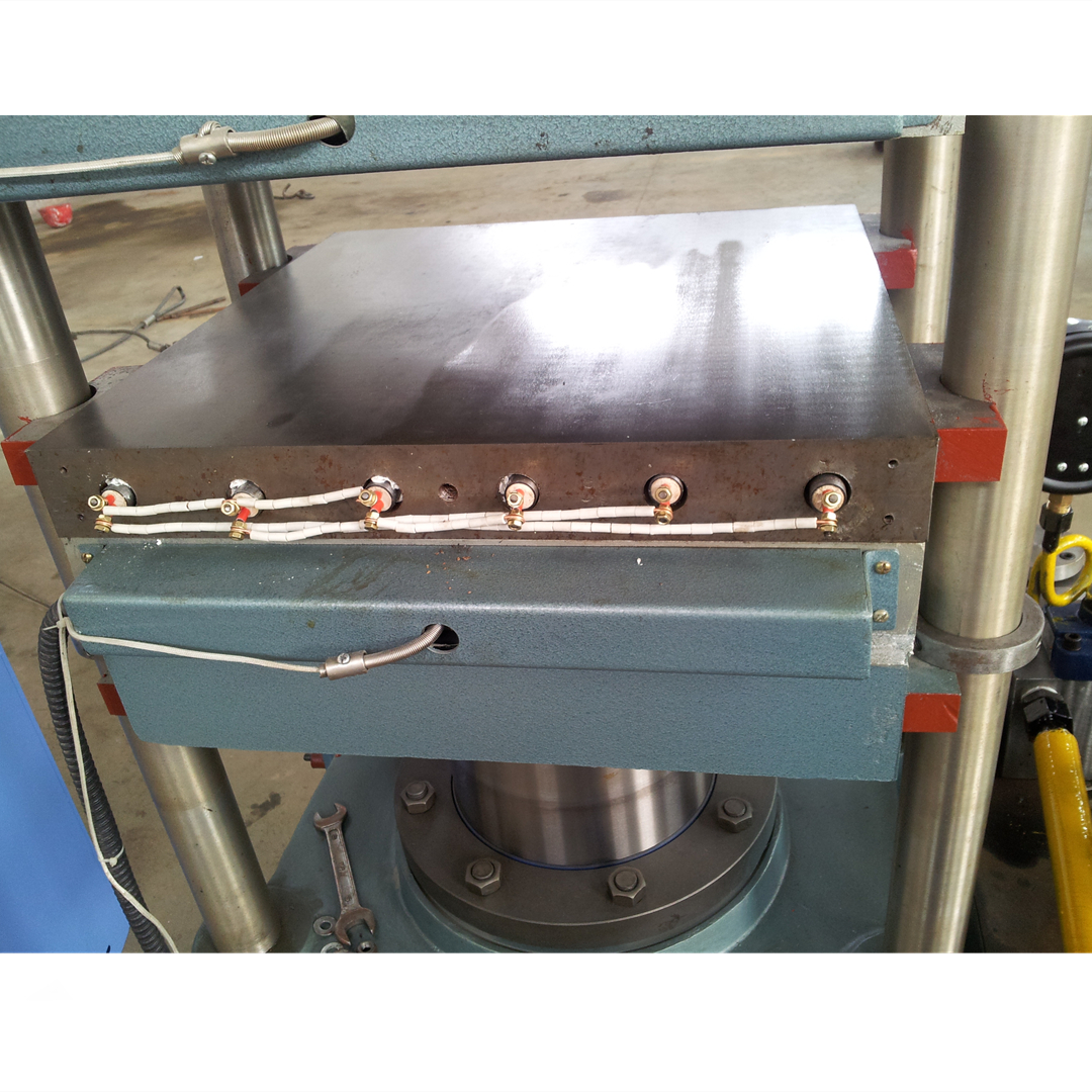1.5 kW Power Rubber Bouncy Ball Vulcanizing Press Machine for Tire Manufacturing