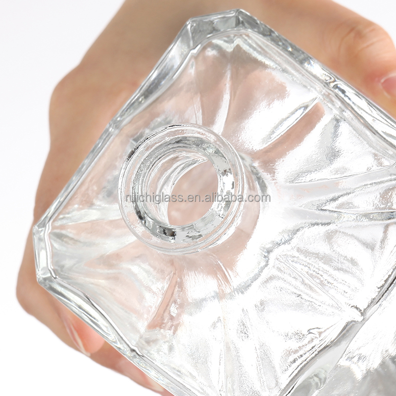 Custom Make Super Flint Glass Clear Empty 750ml 500ml Vodka Liquor Gin Glass Bottle