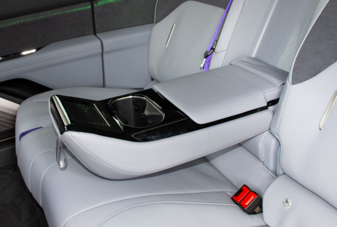 GAOHE Hiphi Z 2023 5-seater version 4 Door 5 seats Sedan medium and large car