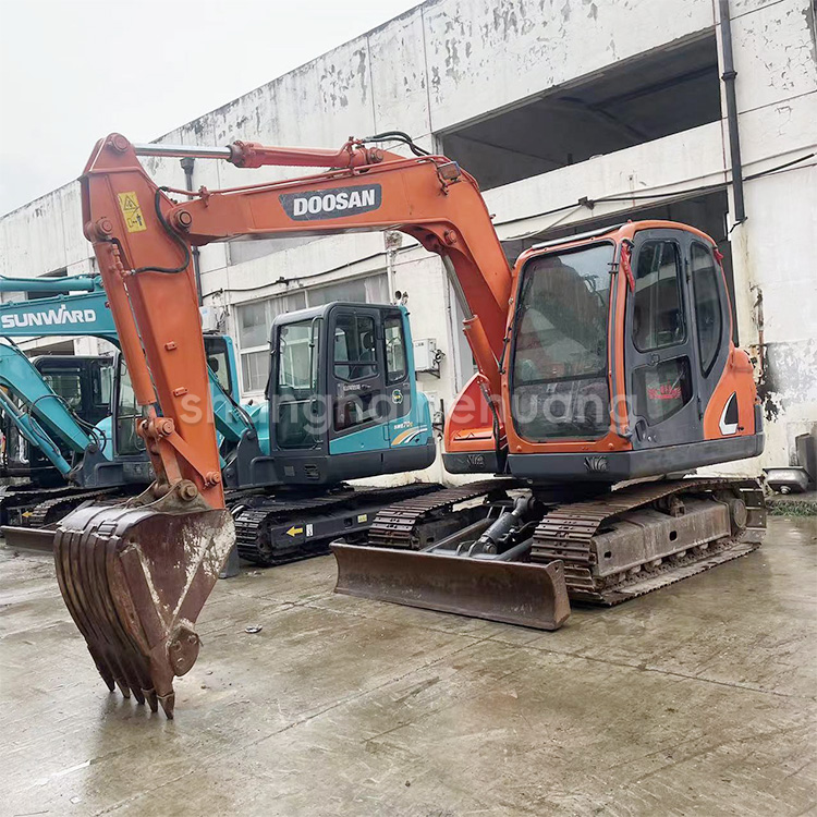 Used Engineering Doosan DX75 Crawler Excavator With 7350kg Operating Weight
