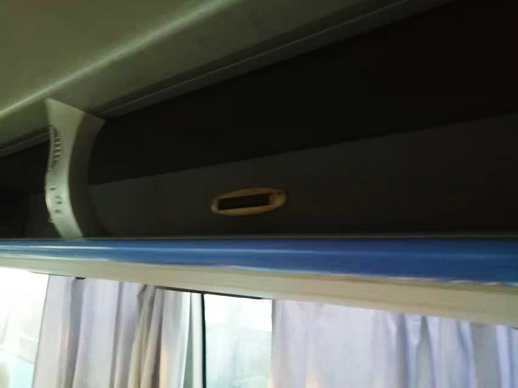 49 Seats 2014 Year Used Bus Zk6110 Double Door Yutong Used Coach Company Commuter Bus
