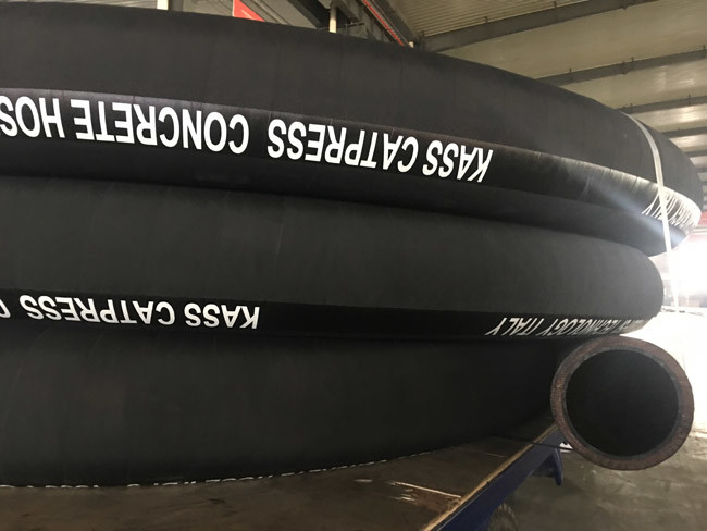 Textile Plies Reinforcement Dry Cement Hose , Barytes Rubber Hose