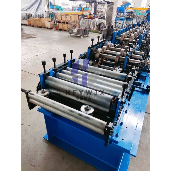 Full Automatic CZ Purlin Roll Forming Machine With Hydraulic Cutting And PLC Control System