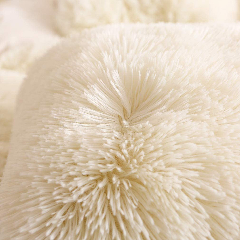 Crystal Velvet Plush Fluffy Bedding Four-piece Set Comforter with 100% Polyester Fibre
