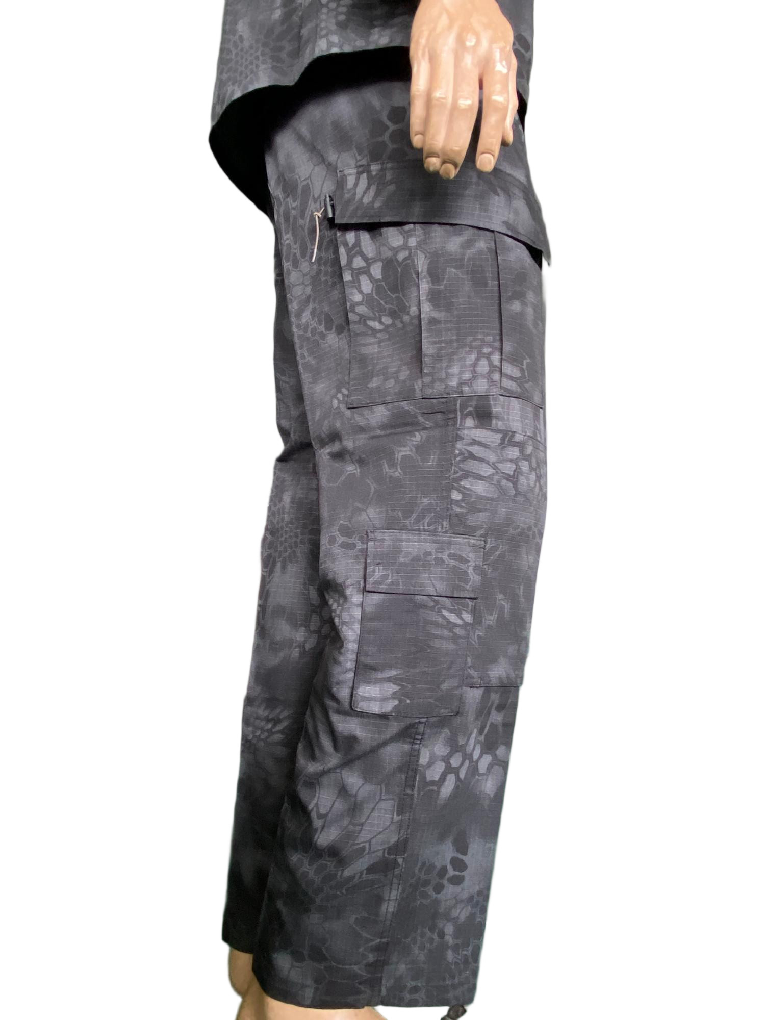 Black Tactical Uniform Set Python Camo Mens Combat Training Suit with 230 gsm Tear Resistant Jacket and Pants for Outdoor Use