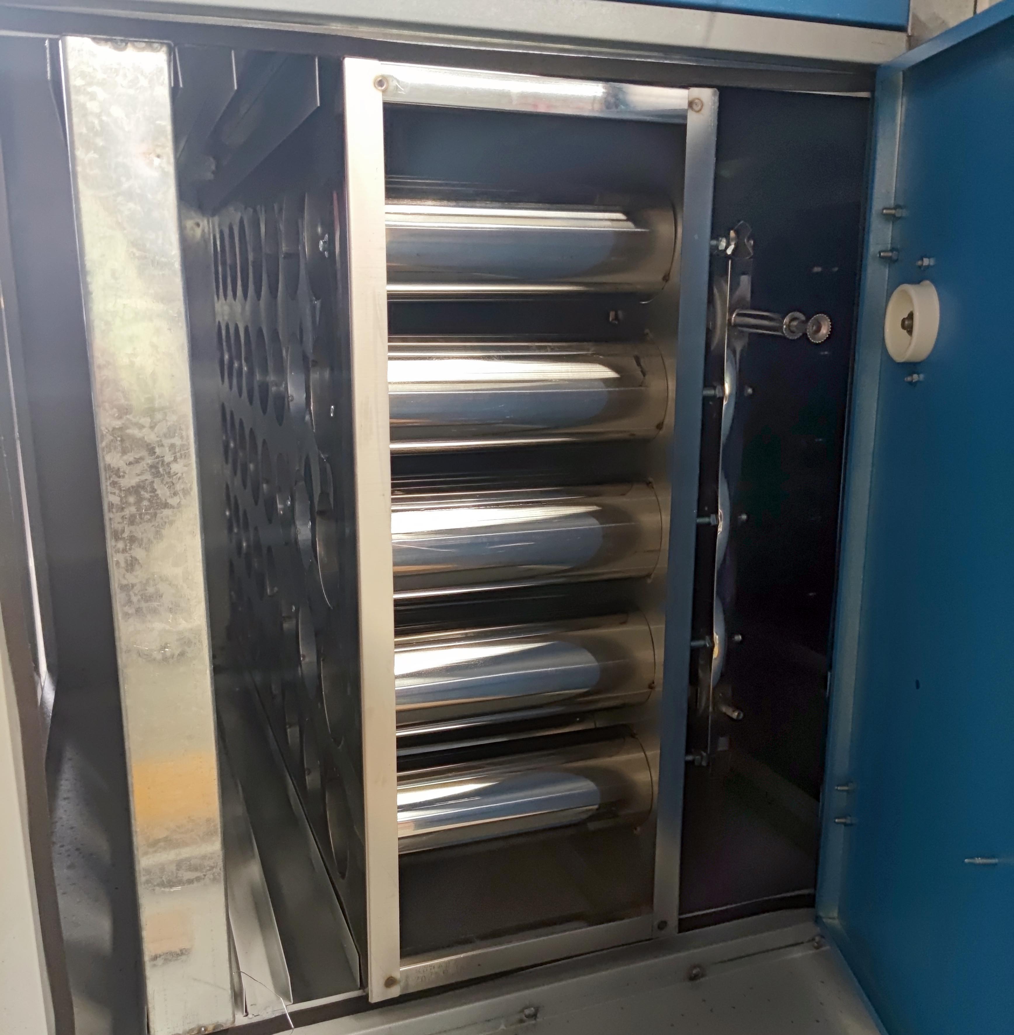 Botou Yite Oil Fume Smoke Extractor for Food Shop at 220V/240V/50HZ Input Voltage