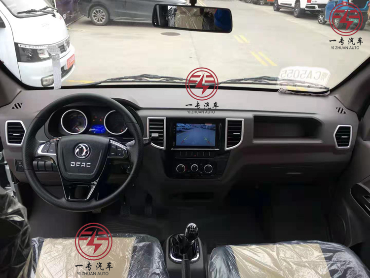 Small Dongfeng 4x2 Mini Diesel Light Cargo Pickup with 2t Capacity and Half a Row Seat