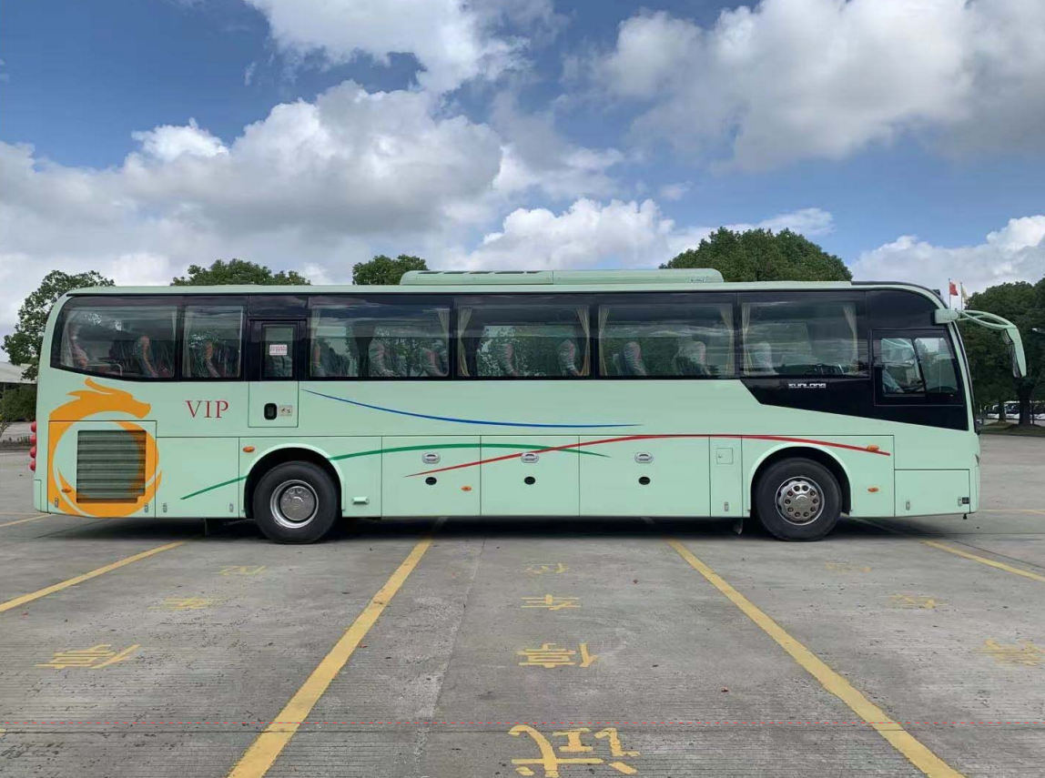 47 Seats RHD Diesel Coach Bus Engine SC9DF300Q3 within Your Budget