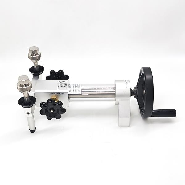 Portable Hydraulic Pump 700 Bar Liquid Pressure Source Pressure Calibration Equipment