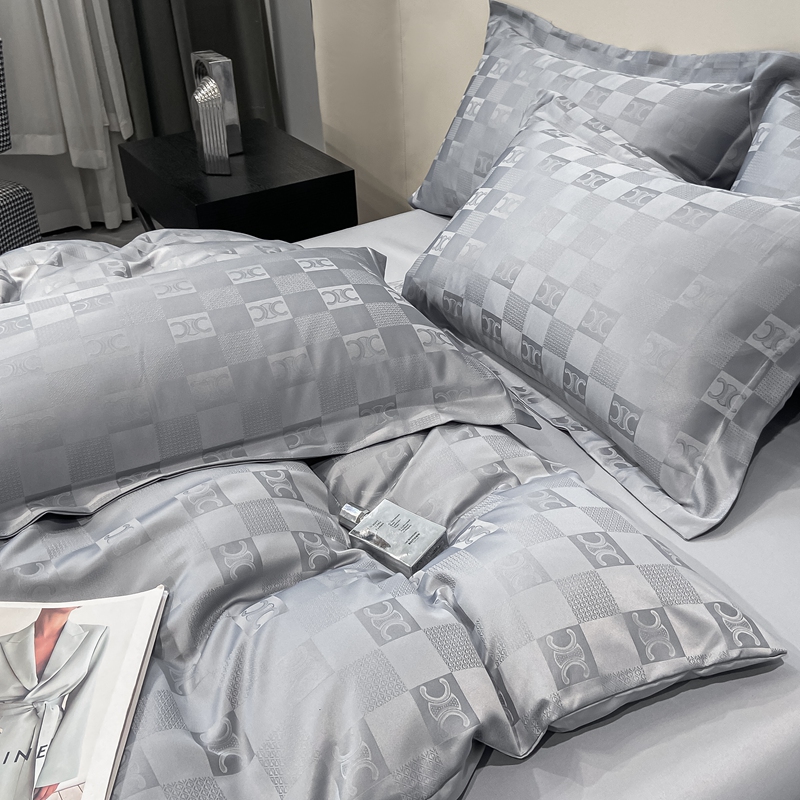 Polyester / Linen / Cotton Luxury Jacquard Bedding Sets Collections 4 Pcs Comforter