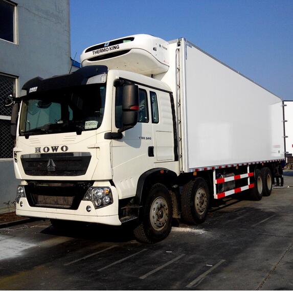 light weight HOWO t5g 8x4 man engine 340 hp 34 ton meat fish reefer truck
