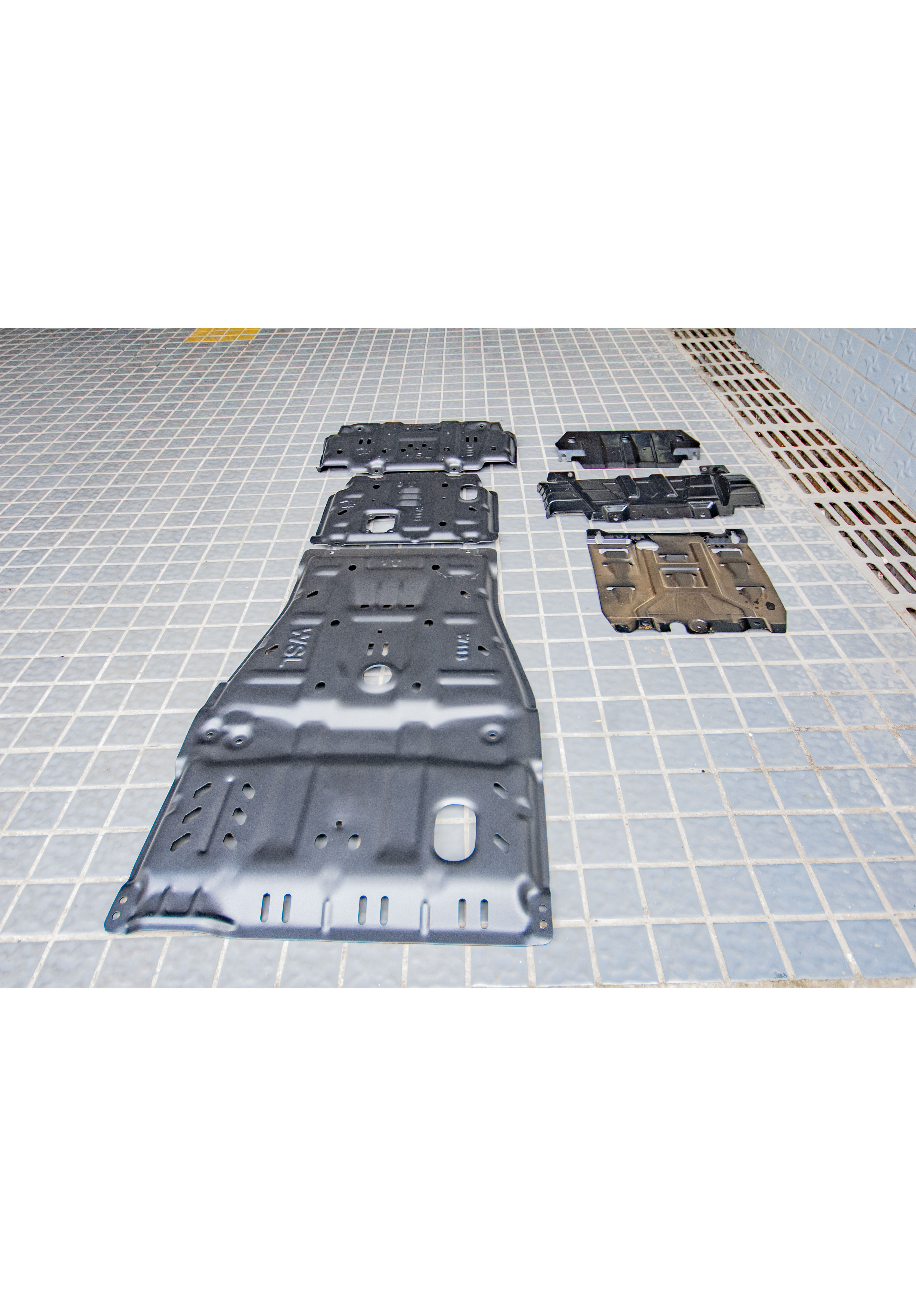 2021 ISUZU D-MAX 4x4 Car Engine Guard with Customized Black Skid Plate and Assurance