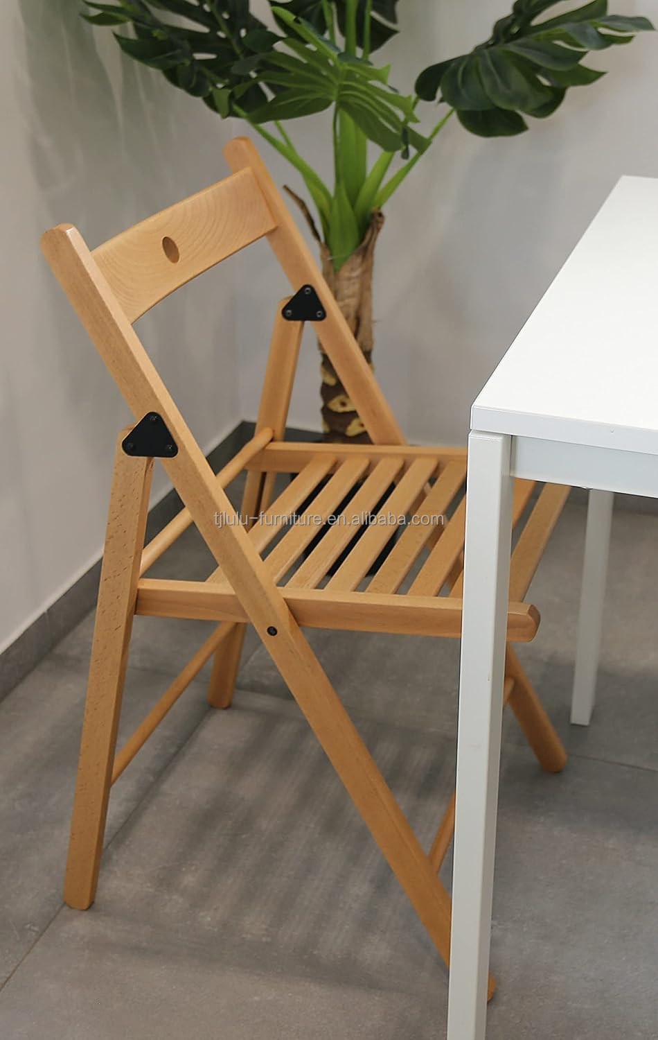 Modern Finish Nitrolacquer Wooden Folding Chairs for Hotel and Event Usage in 2023