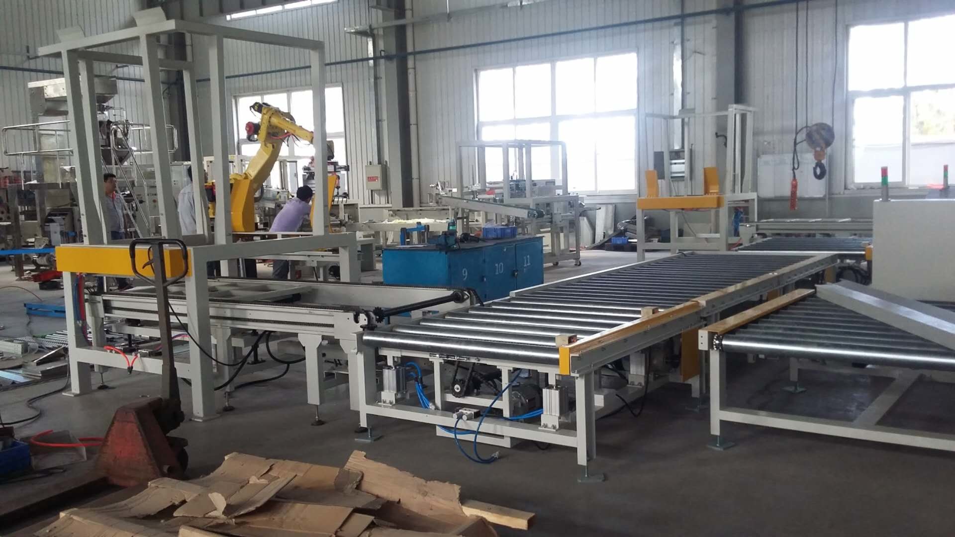 High Strength Pallet Stacking Robot , Palletising Robot With PLC Touch Screen