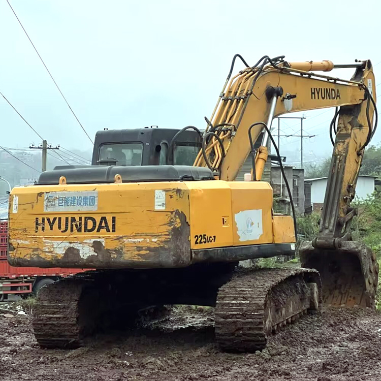 Good Working Condition 25 Ton Used Hyundai 225-7 Excavator with 21000 KG Machine Weight