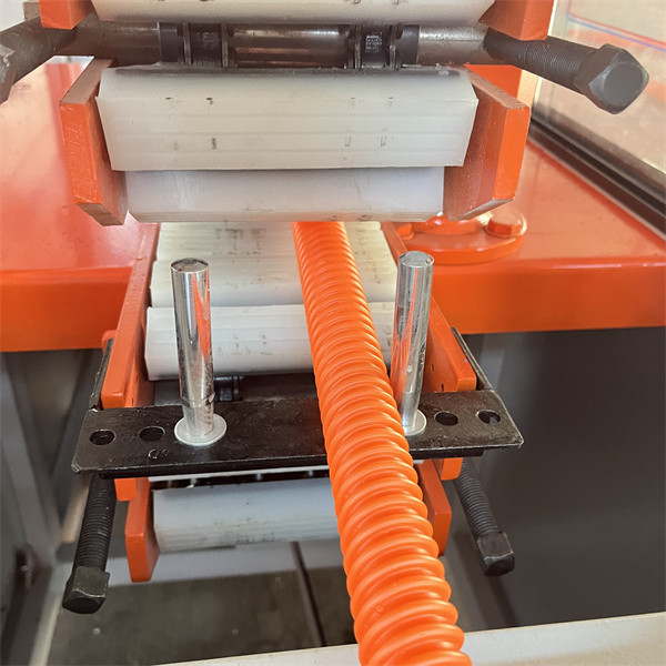 37-55kw PE Pipe Production Line With Hitachi Inverter And 100m/Roll Automatic Winder