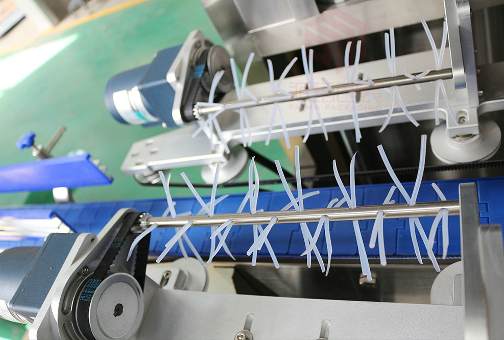 Motor Core Components Function PVC Shrink Sleeve Label Cutting Machine