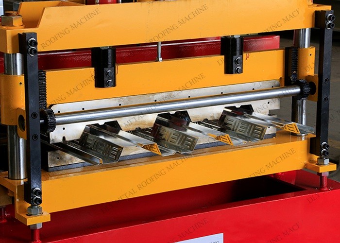 Automatic 15Kw Metal Deck Roll Forming Machine 15000KG Floor Deck Machine