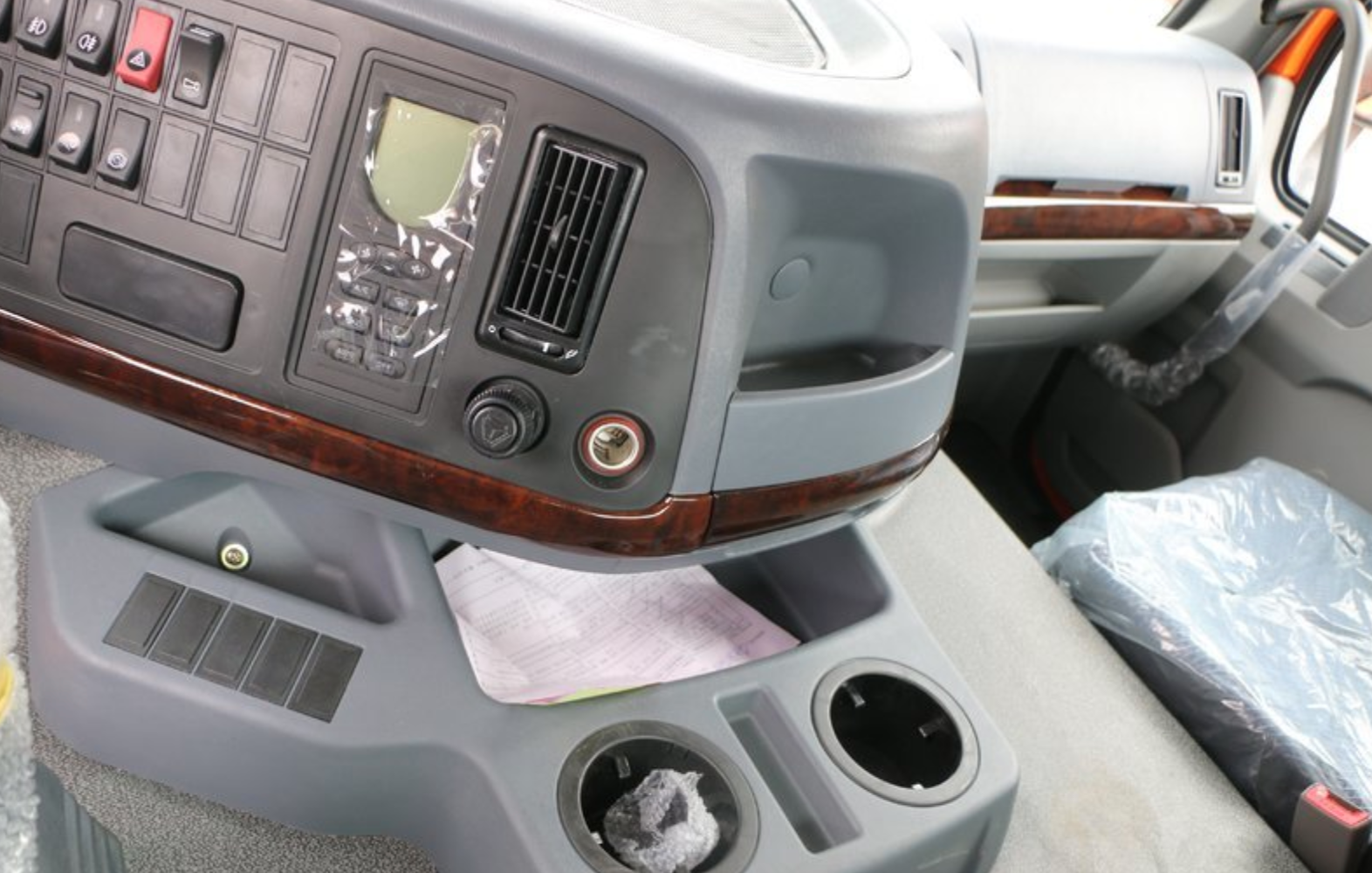HOWO 6x4 Drive Wheel Tractor Truck, Heavy Duty Truck Tractor, Tractor Truck Head in Africa