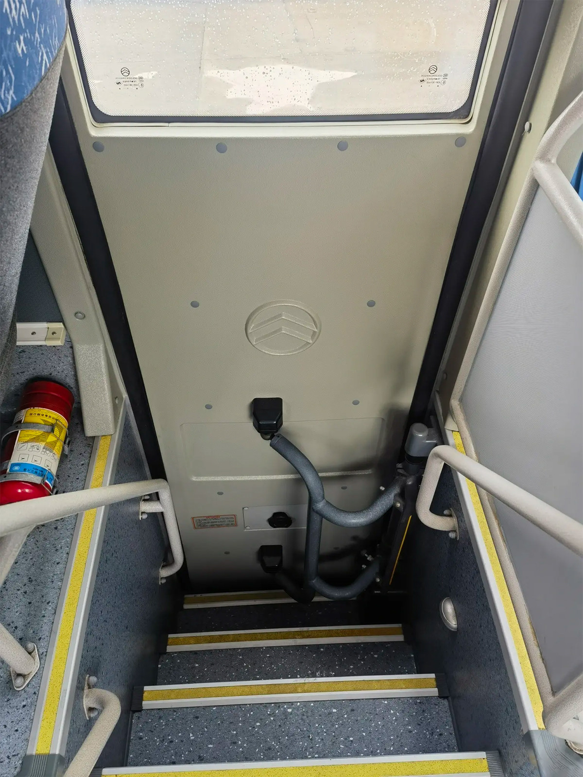 47-Seat Golden Dragon Brand New Energy Second-Hand Bus With Large Luggage Space