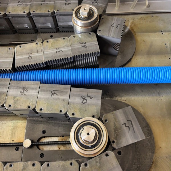Plastic HDPE PE PP PVC Single Wall Corrugated Pipe Making Machine Electrical Cable Conduit Flexible Hose Extrusion Production Line