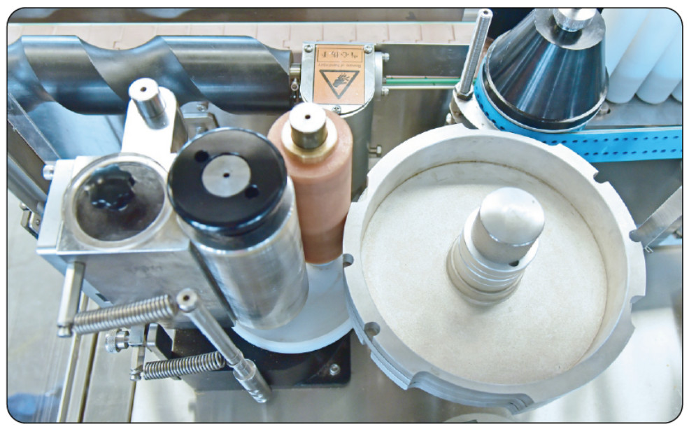Φ30-95mm Round Bottle TZ-100D Paper Bonding Labeling Machine