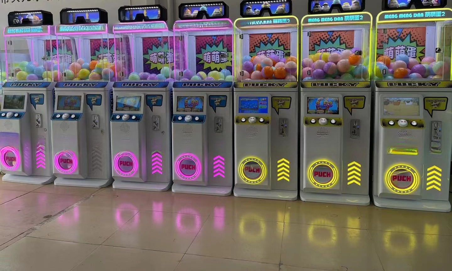 Dreamland coin operated kids capsule toys game machine cute egg toys machine for sale