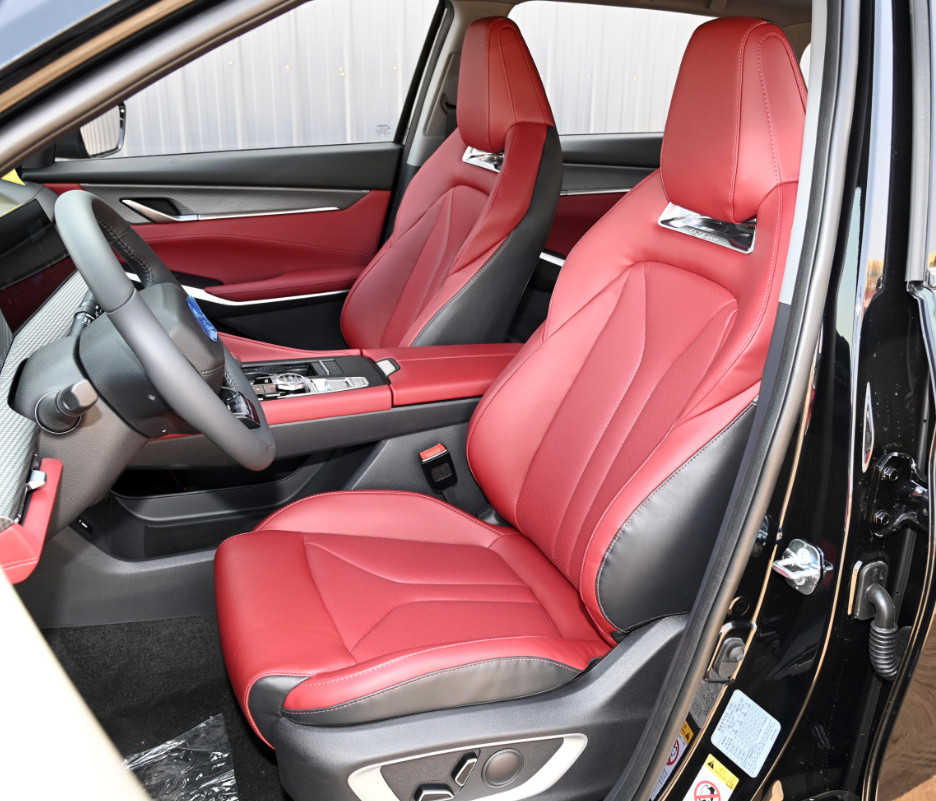 Changan Gasoline CS75 PLUS 2022 1.5T Automatic Luxury Version 5 Seats SUV
