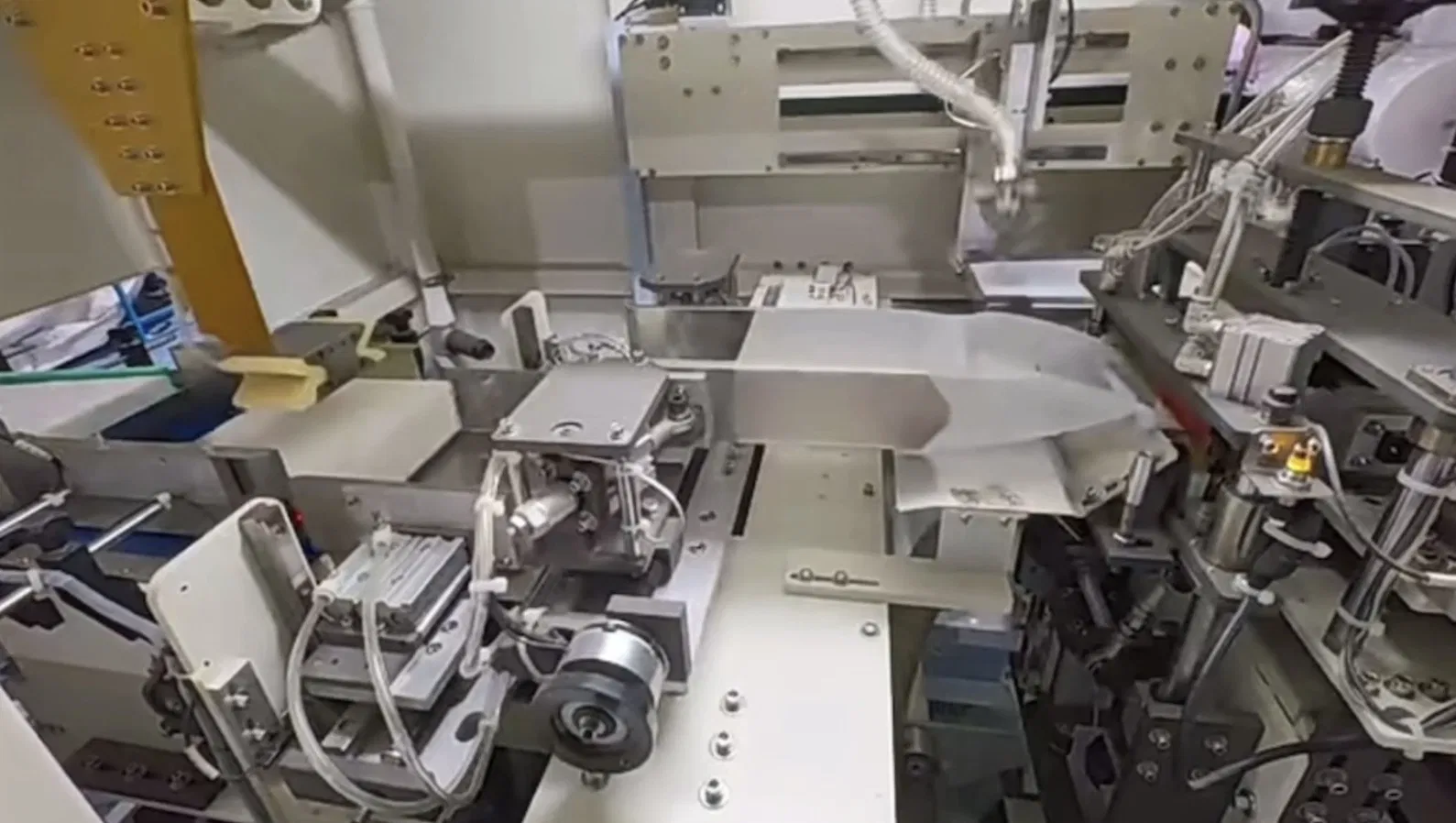 Z/N Fold Hand Towel Machine with Glue Lamination Kitchen Towel Rewinder