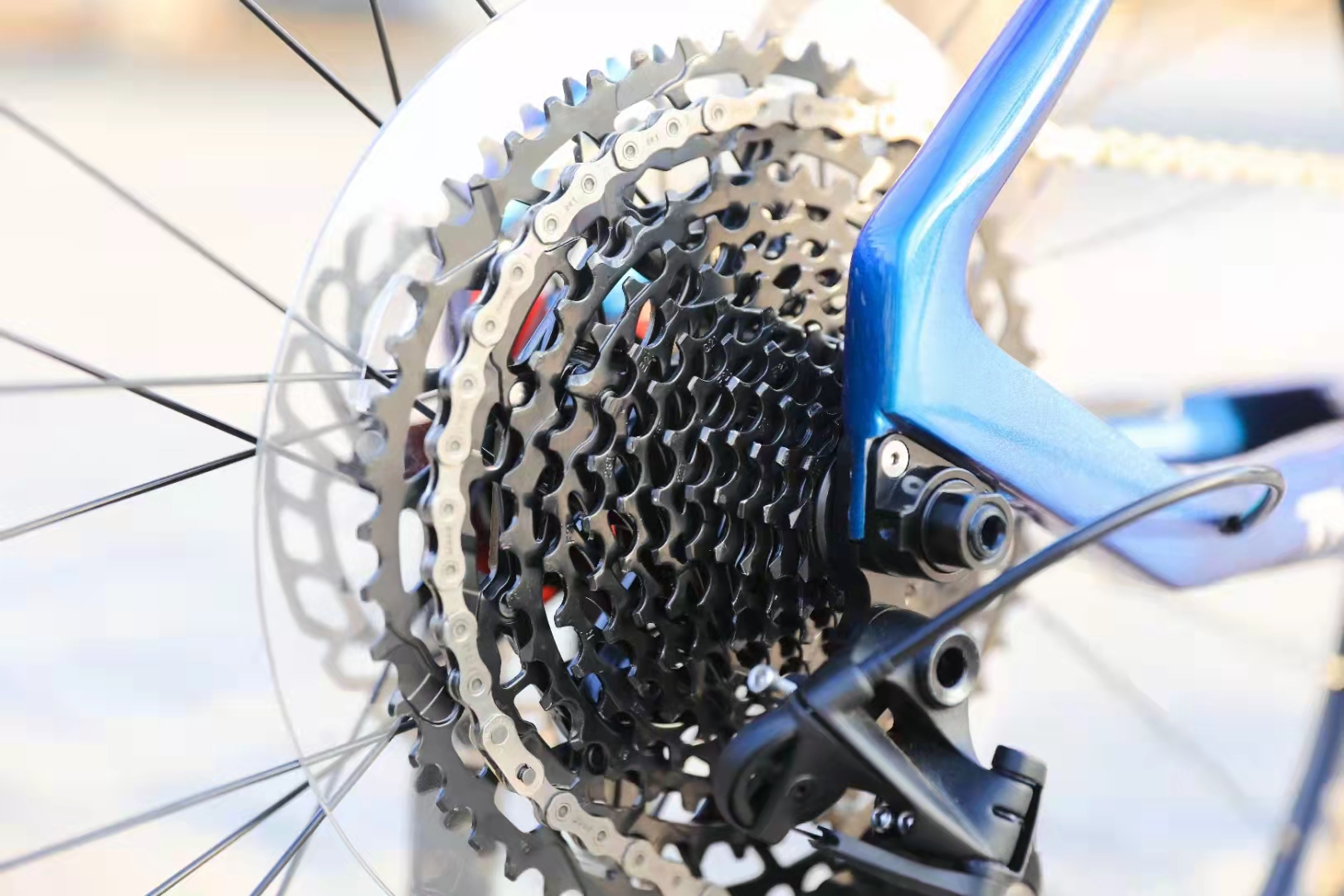 27.5 Inch JoyTech Wheelset Aluminum Alloy Fork Mountain Bike 11-Speed for Sport Thrill
